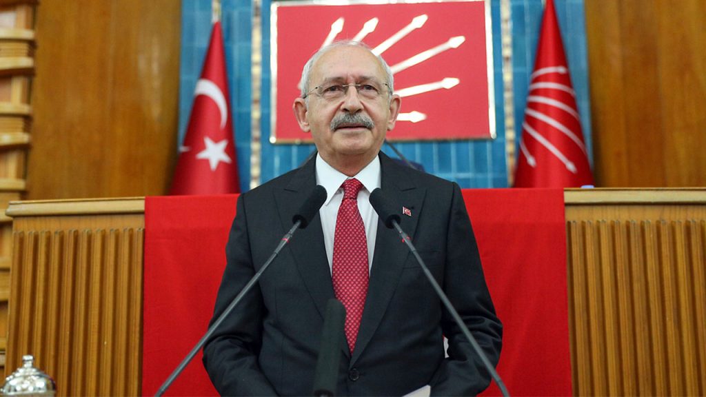 Kılıçdaroğlu: Meral Hanım merttir, bazen ülkücü damarı tutar, ona müteşekkirim