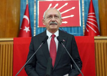 Kılıçdaroğlu: Meral Hanım merttir, bazen ülkücü damarı tutar, ona müteşekkirim