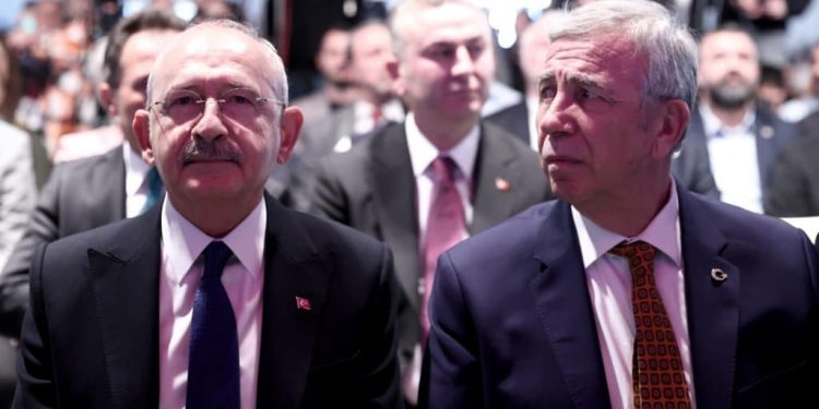 İYİ Parti Genel Başkanı Meral Akşener’in açıklamaları sonrası CHP Genel Başkanı Kemal Kılıçdaroğlu yardımcısı Bülent Kuşoğlu’nu Ankara Büyükşehir Belediye Başkanı Mansur Yavaş ile görüşmeye gönderdi.