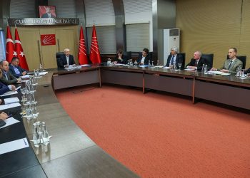 Kılıçdaroğlu, sendika ve TMMOB’a bağlı oda temsilcileriyle bir araya geldi