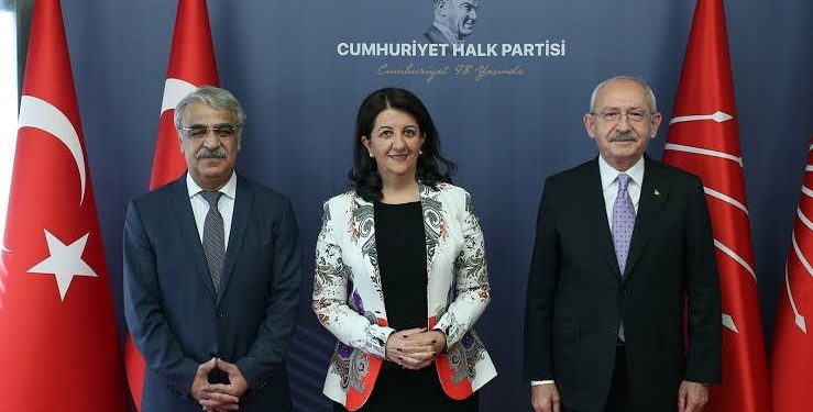 Millet İttifakı’nın ortak cumhurbaşkanı adayı CHP Genel Başkanı Kemal Kılıçdaroğlu, 18 Mart Cumartesi günü saat 13.00’te, HDP’yi ziyaret edecek.