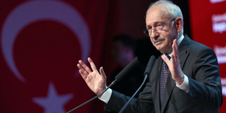 Kılıçdaroğlu'ndan İngilizce tweet: AB-Türkiye göçmen anlaşması tutumunu yineledi "Önce Türkiye"