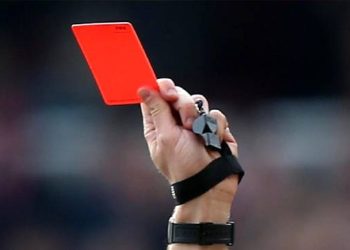 Belçika'da liglerde kırmızı kart gören futbolculardan vergi alınması için çalışma başlatıldı.