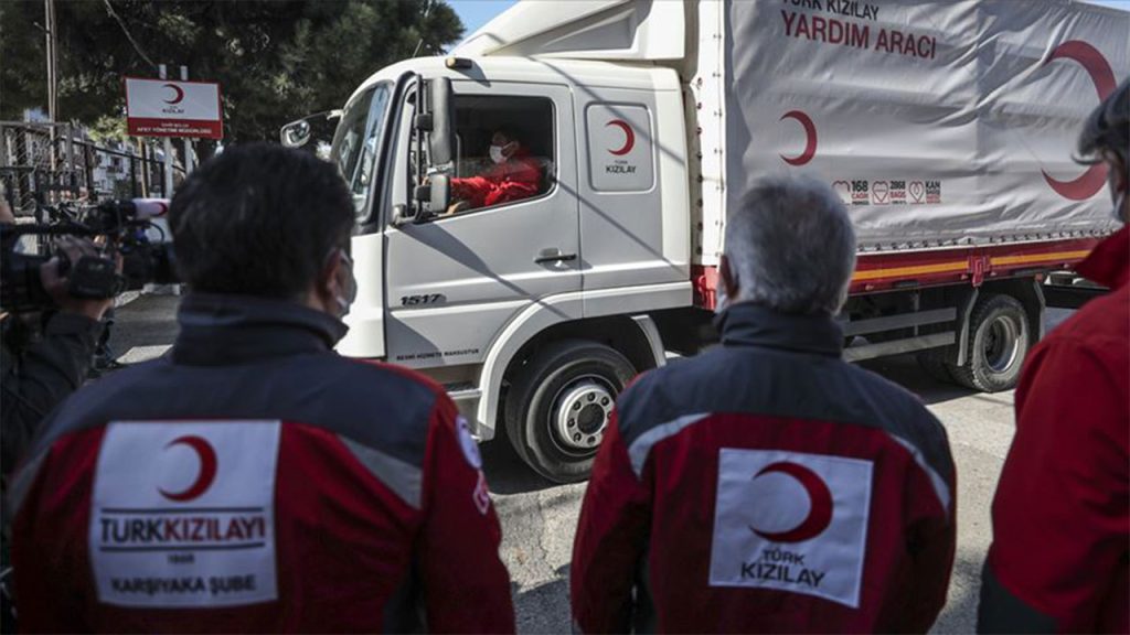 Kızılay deprem felaketinde dolarla 2 TIR dolusu giysi satmış