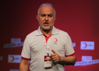 Kızılay logoları silip binlerce çadır satmış