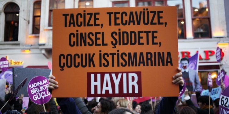 Kızına cinsel istismarda bulunan Ü.Ö. isimli sanığın cezası onandı