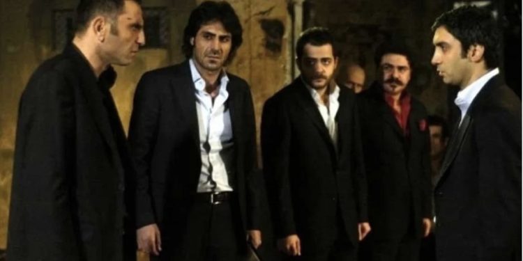 Kurtlar Vadisi oyunucusu Yeşil Sol Parti’den milletvekili aday adayı oldu