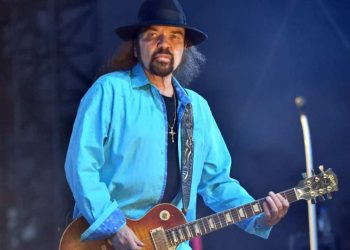 Lynyrd Skynyrd'in kurucularından, gitarist Gary Rossington hayatını kaybetti