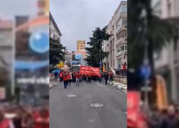 MATA Otomotiv işçileri, şirket hissedarı Kaşlıoğlu'nun bürosunun önünde eylem yaptı