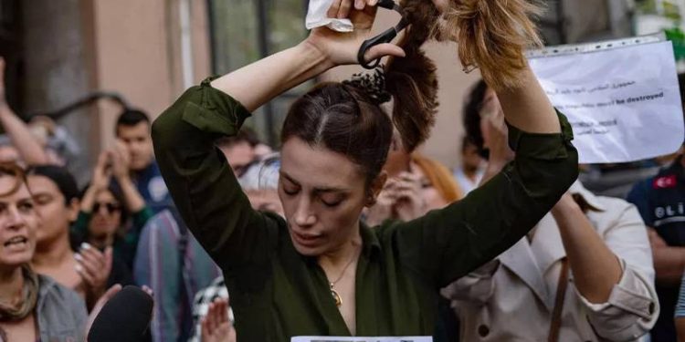 Mahsa Amini protestolarında hükümlü 22 bin kişi son aftan yararlandı