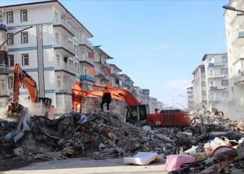 Malatya Valiliği: 89 bin 676 acil yıkılacak ve ağır hasarlı bölüm var