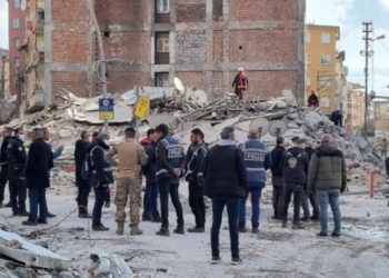 Malatya'da beş katlı bina çöktü