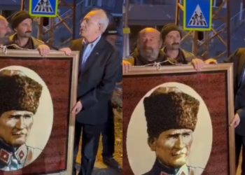 Malatya'da bir depremzede Kılıçdaroğlu'nun yolunu kesti, baba hatırası Atatürk resmini hediye etti