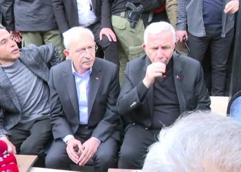 Mansur Yavaş Malatya'da depremzede üreticilerin ellerinde kalan kayısılar için protokol imzaladı