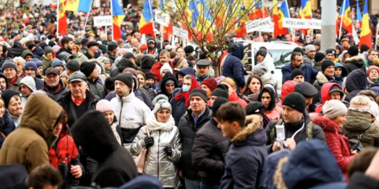Moldova basını: “Rus yanlıları, gençleri protesto eğitimi vermek için Türkiye’ye götürüyor”