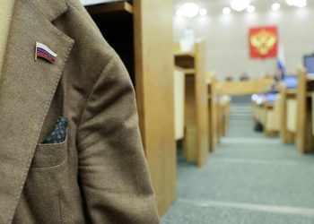 Moskova, Rus yetkililere seyahat kısıtlaması uyguluyor, pasaportların teslim edilmesi isteniyor