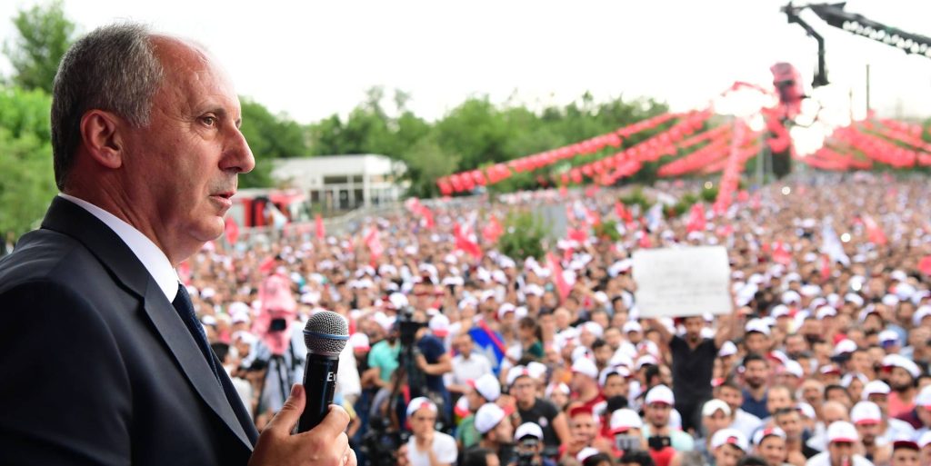 Hürriyet Genel Yayın Yönetmeni Ahmet Hakan, Muharrem İnce ile yaptığı telefon görüşmesini köşesine taşıdı.