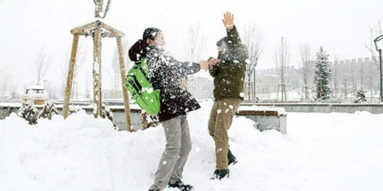 Muş'ta eğitime kar arası