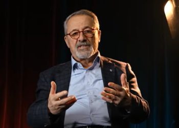 Naci Görür, İstanbul depremine ilişkin 7 maddelik önlem planı paylaştı, siyasetçilere seslendi: Kendi bildiklerini yapıyor, bizi süs gibi vitrine koyuyorlar