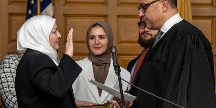Nadia Kahf, New Jersey’nin ilk başörtülü hâkimi oldu