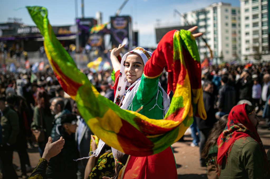 Newroz kutlamalarının finali Diyarbakır’da: ‘AKP’ye elvada’