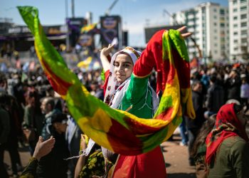 Newroz kutlamalarının finali Diyarbakır’da: ‘AKP’ye elvada’
