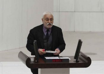 Oluç: Deprem komisyonunun ilk işi siyasi sorumluluğu açığa çıkarmak olmalı