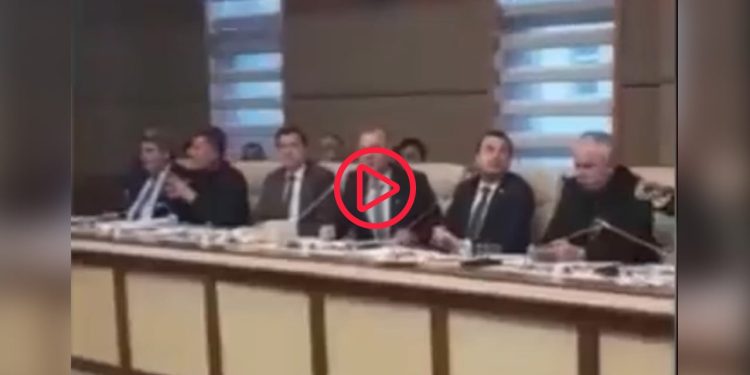 Orman yasa teklifi görüşmelerinde küfür ve su fırlatma krizi