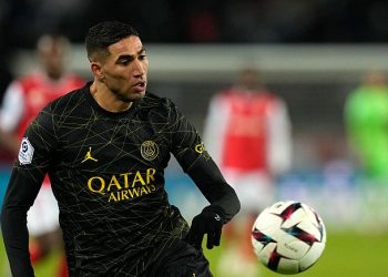Fransa'nın Paris Saint-Germain (PSG) futbol takımında forma giyen Faslı futbolcu Eşref Hakimi hakkında cinsel saldırı suçlamasıyla soruşturma başlatıldı.