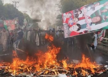 Pakistan'da İmran Han gerilimi