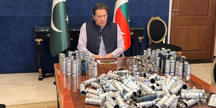 Pakistan'da İmran Han taraftarları ile polis arasındaki çatışmalar sürüyor