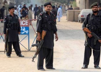 Pakistan'da polise intihar saldırısı: Dokuz kişi öldü