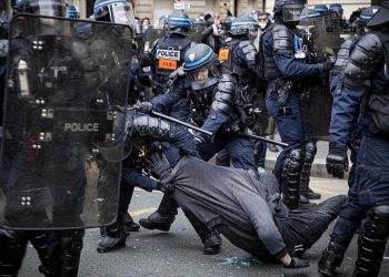 Paris'te polisin protestocuları tehdit etmesine ilişkin adli soruşturma açıldı