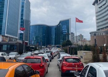 Partilerin ‘adaylık’ mesaisi: CHP önünde kuyruk, bürokrasinin tercihi İYİ Parti