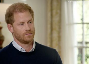 Prens Harry: Kendimi her zaman ailenin kalanından farklı hissettim