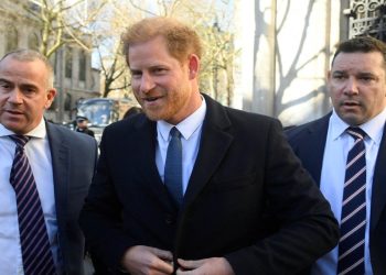 Prens Harry, telefon dinleme ve mahremiyet davası için Londra'da