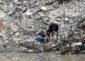 Prof. Dr. Alpay Azap'tan deprem bölgesi için tetanos, kızamık ve suçiçeği uyarısı