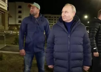 Putin, Ukrayna'da işgal edilen Mariupol şehrine gitti
