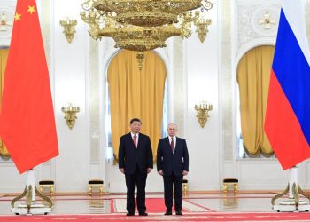 Putin ve Şi resmi görüşme için Kremlin'de bir araya geldi