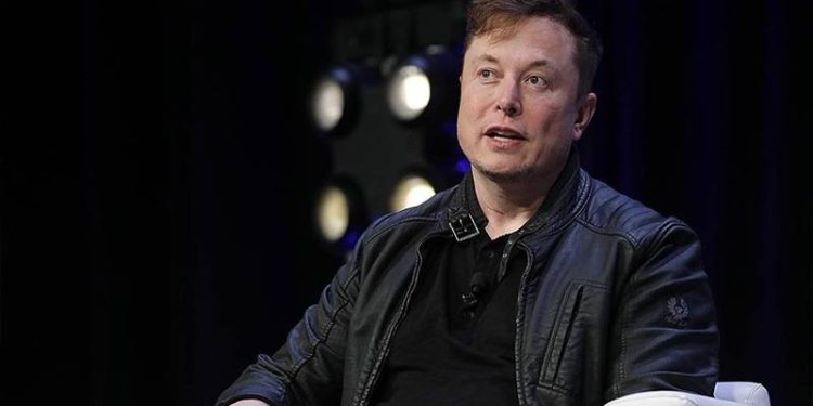 Rekabet Kurumu, Twitter'ın patronu Elon Musk'ın sosyal medya platformunu satın almasına yönelik başlattığı incelemeyi sonuçlandırdı. Kurum, Musk hakkında, “Türkiye'de elde edilen gayri safi gelirinin binde biri oranında olmak üzere idari para cezası uygulanmasına” karar verdi.