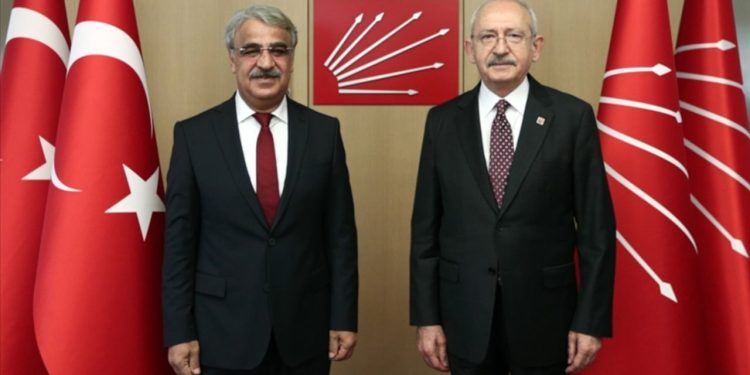 Reuters: DEVA ve Gelecek Partisi de HDP'yle görüşmeyi destekliyor