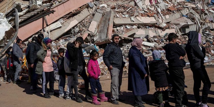 Reuters: Depremler Erdoğan'ın en sıkı destekçilerinin bile fikrini değiştirdi