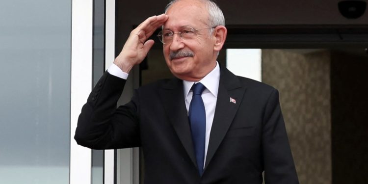 Reuters seçim anketlerini derledi: Erdoğan Kılıçdaroğlu’nun 10 puan gerisinde