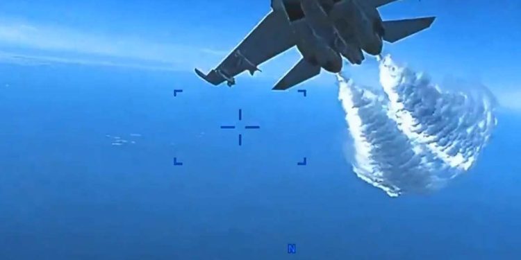 Rusya'dan ABD İHA'sını düşüren iki pilota devlet nişanı