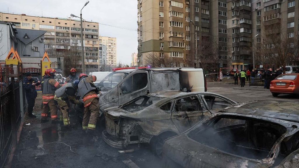 Rusya'dan Ukrayna'ya son beş ayın en ağır bombardımanı: Altı kişi öldü, Kiev'in yüzde 40'ı elektriksiz kaldı