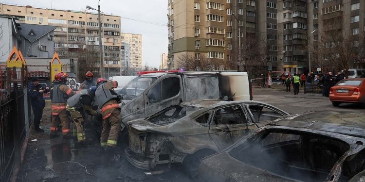 Rusya'dan Ukrayna'ya son beş ayın en ağır bombardımanı: Altı kişi öldü, Kiev'in yüzde 40'ı elektriksiz kaldı