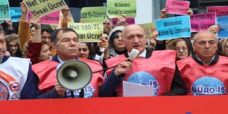 SGK çalışanları iş bırakma eylemi yaptı