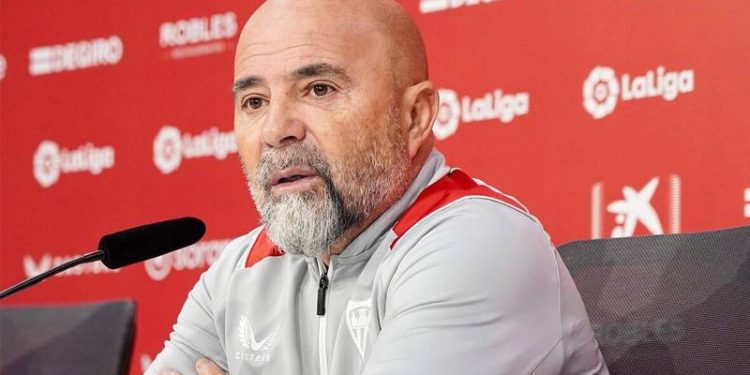 Sahadaki baskısı ve topla geçişleri güçlü yanları