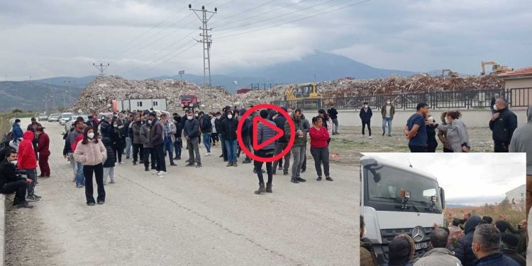 Samandağ'da enkazların yerleşim yerine yakın bölgeye dökülmesine karşı direniş var