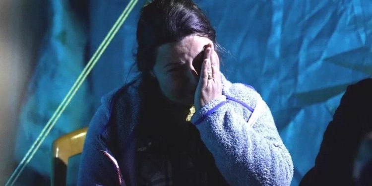 Samandağlı depremzedeler BBC'ye konuştu: 'Hava kararınca korkuyoruz'